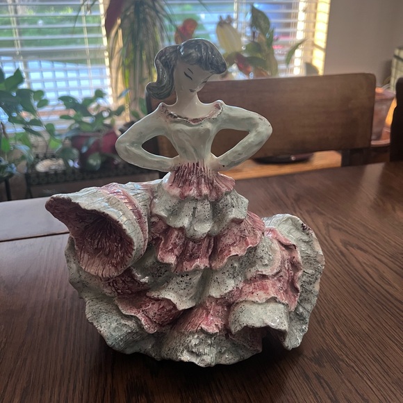 Charming Ceramic Flamenco Dancer Figurine - Pink and Cream